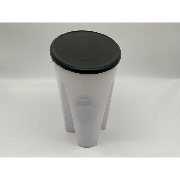 Tupperware Vintage First In First Out (FIFO) Canister with Black Lid - Picture 8 of 13